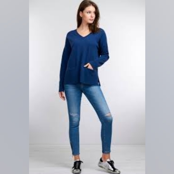 Black cashmere blend sweater - Picture 3 of 12